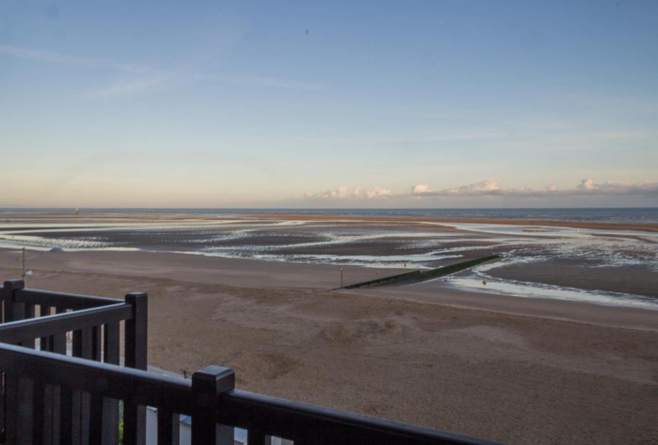Charmant Appartement Face A La Mer Avec Balcon Houlgate Kültér fotó